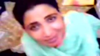 Mom Sunniyai Oombi Cow Fuck Seiyum Home Sex Video