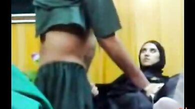 Pakistani old doctor seduced fucked muslim bhabhi